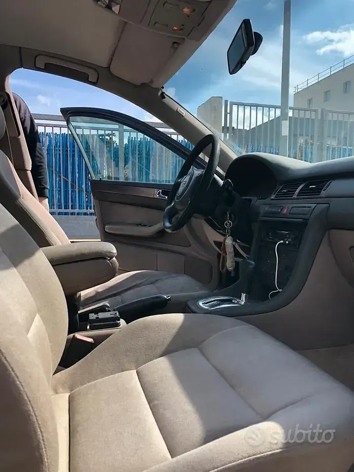 Begagnad Audi A6 163 HK (119 kW) 2002 Blå Halvkombi