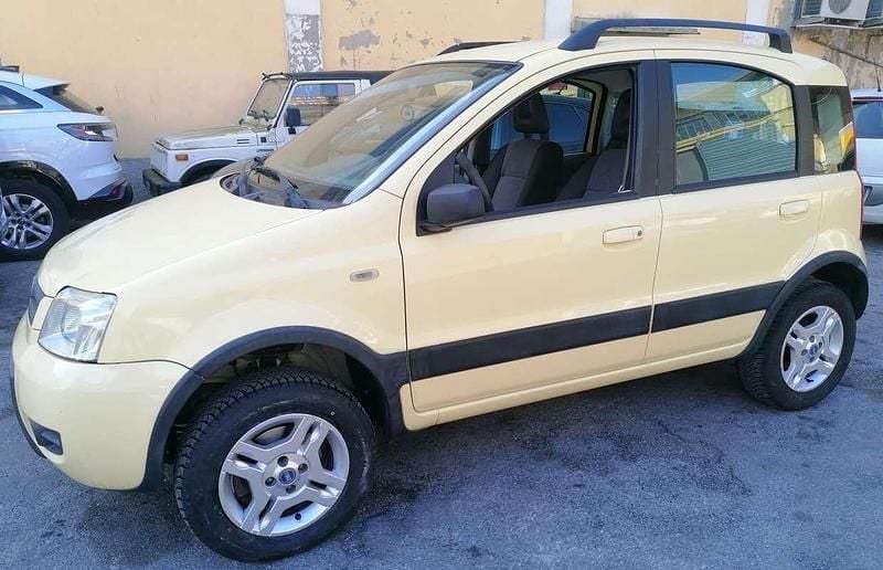Usata Fiat Panda 4x4 Climbing 69 CV (50 kW) 2006 Giallo Utilitaria