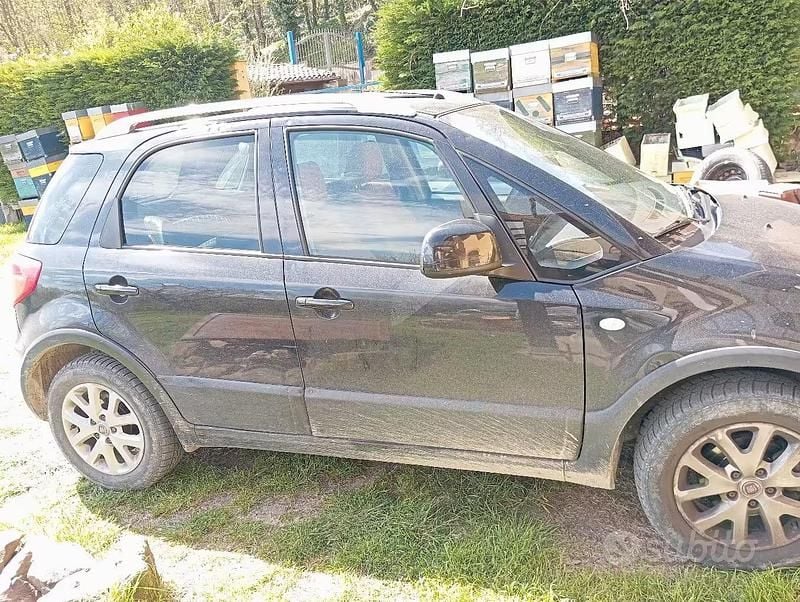 Usata Fiat Sedici 120 CV (88 kW) 2011 Nero SUV