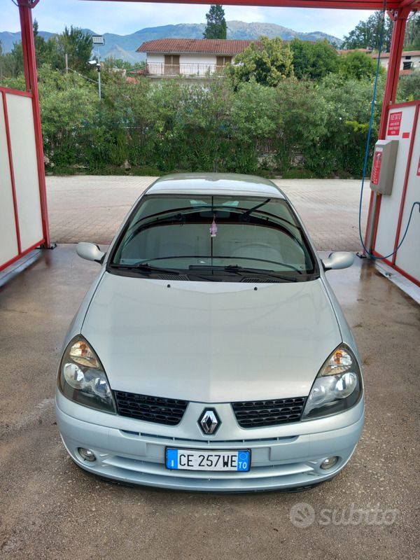 Usata Renault Clio II 98 CV (72 kW) 2003 Grigio Utilitaria