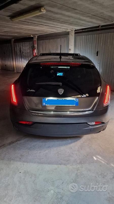 Usata Lancia Delta 120 CV (88 kW) 2009 Utilitaria