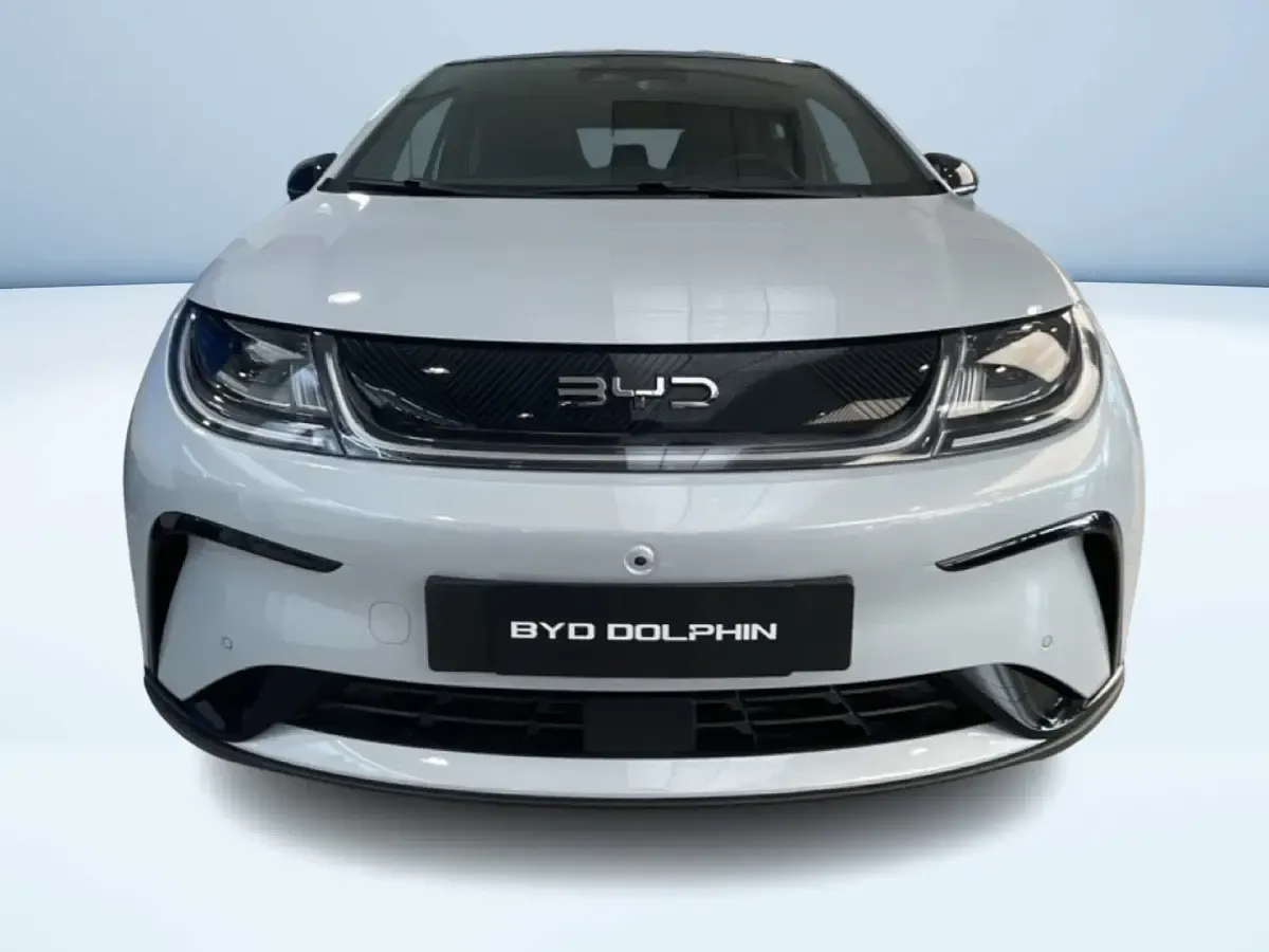 Nuova BYD Dolphin Design 150 kW (204 CV) 2026 Bianco pastello Utilitaria