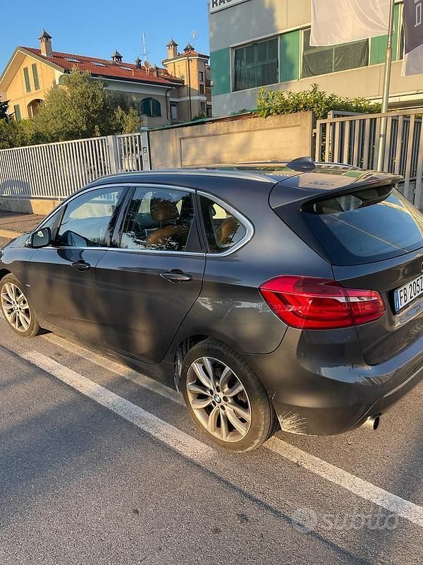 Usata BMW 218 Luxury Line 2015 Grigio Station wagon