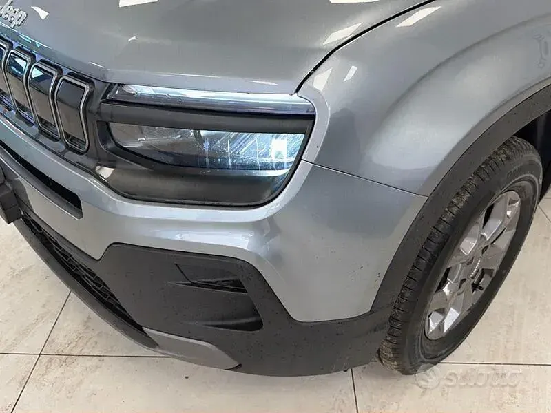 Nuova Jeep Avenger Longitude 101 CV (74 kW) 2026 Grigio SUV