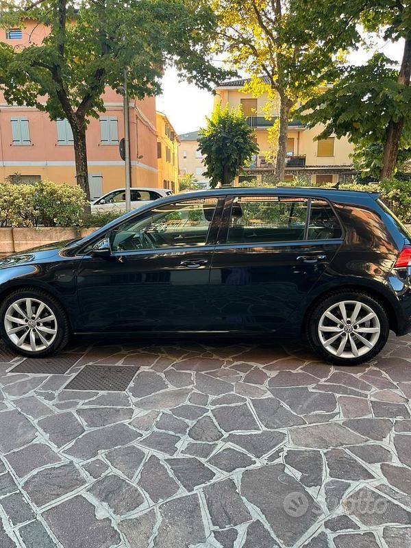Nero Usata 2018 VW Golf VII Tre volumi | 17.000 € (Cara) - Immagine 1/4