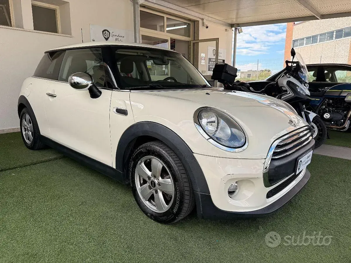 Usata Mini ONE 75 CV (55 kW) 2015 Beige Utilitaria