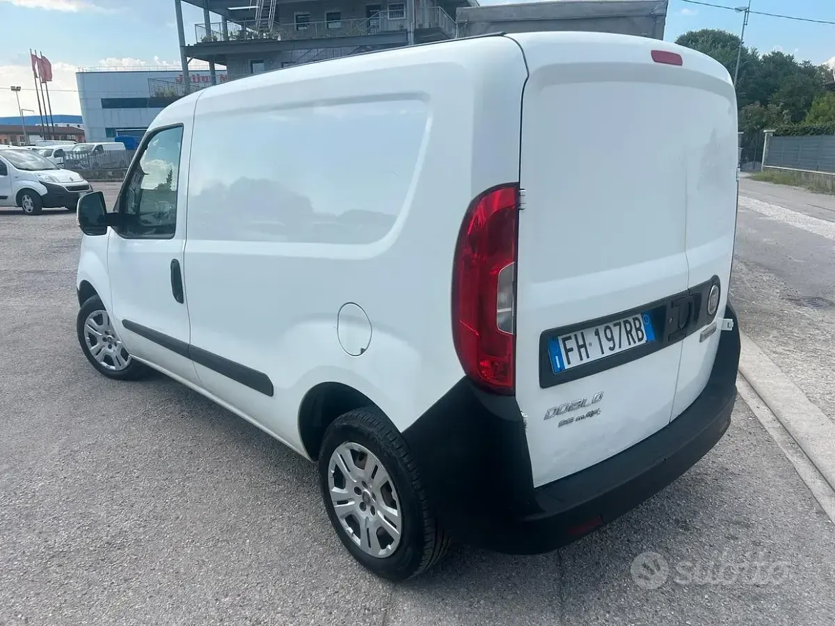 Usata Fiat Doblò 95 CV (69 kW) 2017 Bianco Monovolume