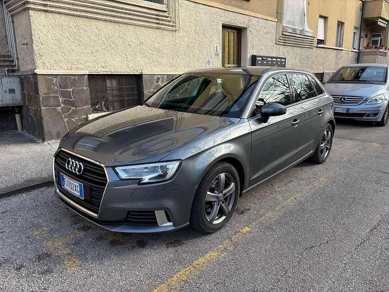 Usata Audi A3 Sport 116 CV (85 kW) 2017 Grigio Berlina