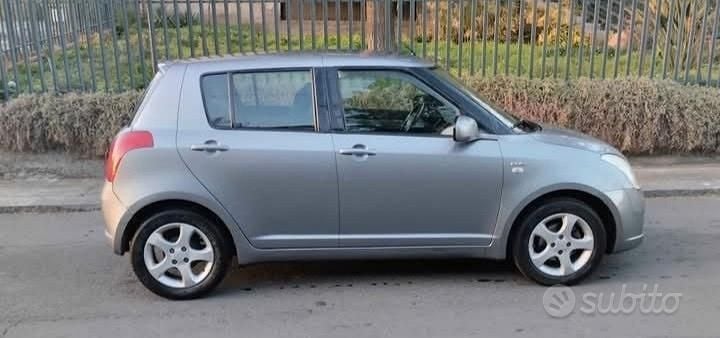 Usata Suzuki Swift 70 CV (51 kW) 2008 Grigio Utilitaria
