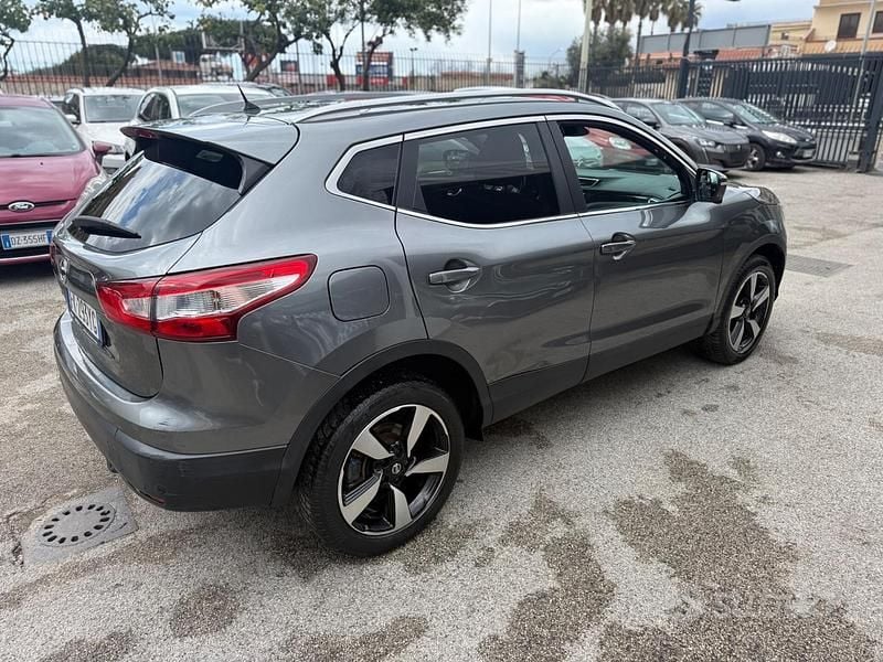 Usata Nissan Qashqai Tekna 130 CV (95 kW) 2017 Grigio SUV