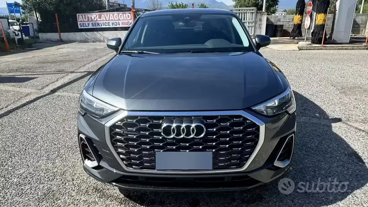 Usata Audi Q3 Sportback S-Line 150 CV (110 kW) 2023 Grigio SUV