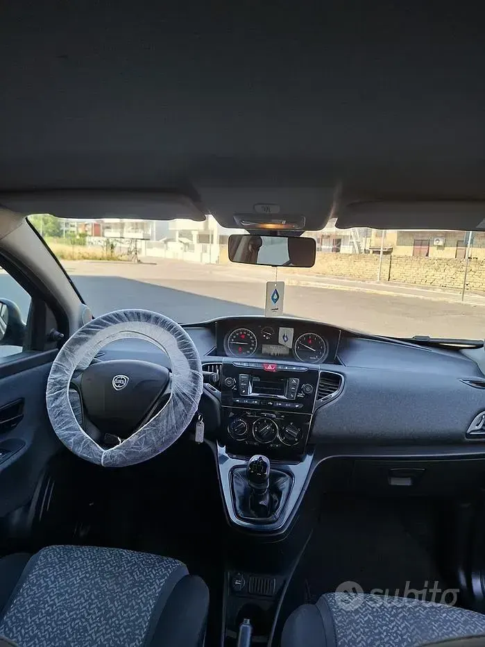 Usata Lancia Ypsilon Gold 69 CV (50 kW) 2021 Nero Utilitaria