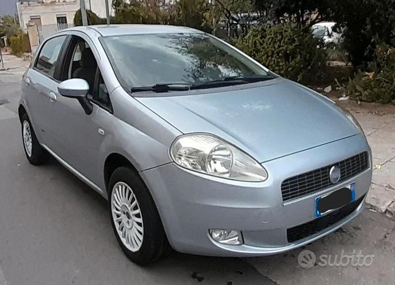 Usata Fiat Grande Punto Active 77 CV (56 kW) 2006 Grigio Utilitaria