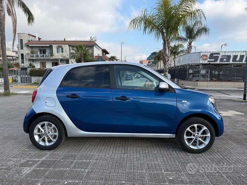 Usata Smart ForFour Passion 90 CV (66 kW) 2018 Blu Utilitaria