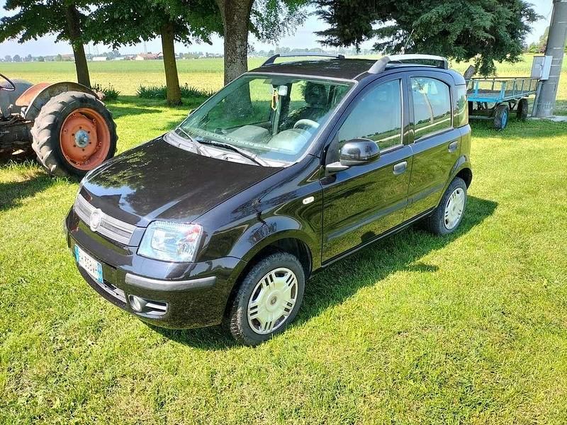 Usata Fiat Panda Active 77 CV (56 kW) 2011 Utilitaria
