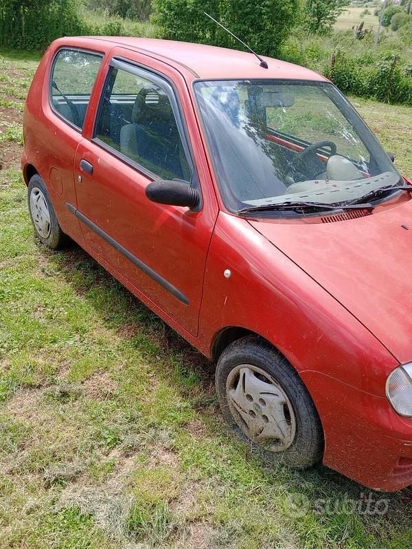 Usata Fiat 600 54 CV (39 kW) 2005 Rosso Utilitaria