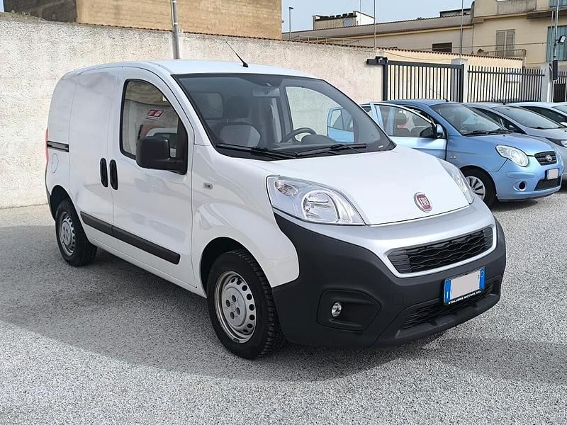 Usata Fiat Fiorino 80 CV (58 kW) 2018 Bianco Monovolume