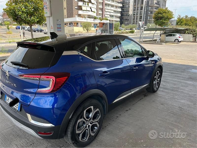 Usata Renault Captur 101 CV (74 kW) 2023 Blu SUV