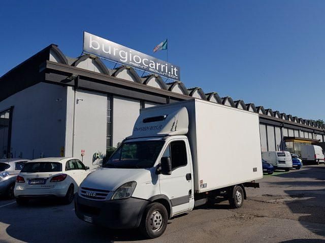 Bianco Usata 2007 Iveco Daily Cabrio | 7700 € (Buon prezzo) - Immagine 1/4