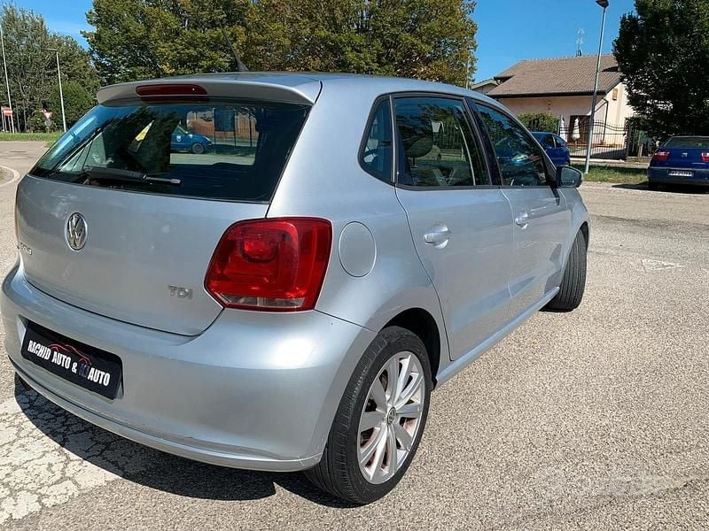 Usata VW Polo 90 CV (66 kW) 2011 Grigio Utilitaria