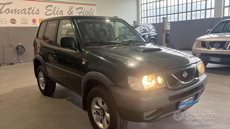 Usata Nissan Terrano Comfort 125 CV (91 kW) 2001 Verde SUV