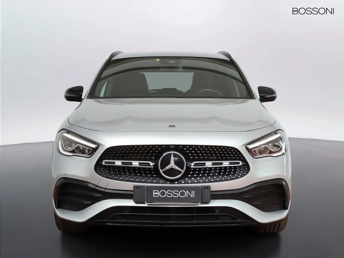 Usata Mercedes GLA200 Premium 150 CV (110 kW) 2022 Argento SUV