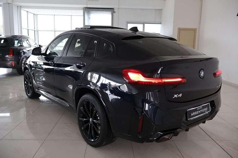 Usata BMW X4 M Sport 190 CV (139 kW) 2023 Carbon schwarz SUV