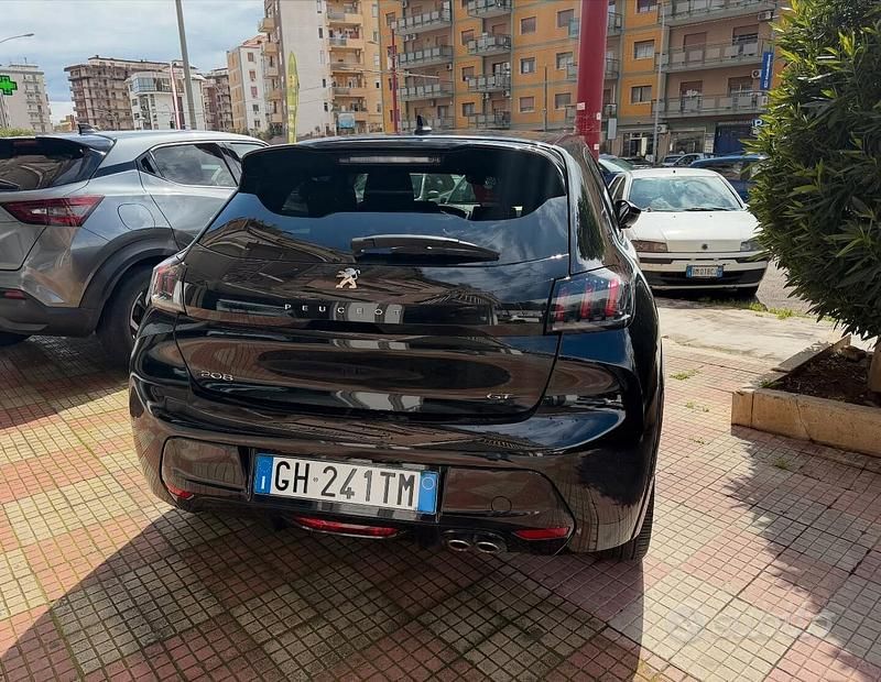 Usata Peugeot 208 GT 131 CV (96 kW) 2023 Nero Utilitaria