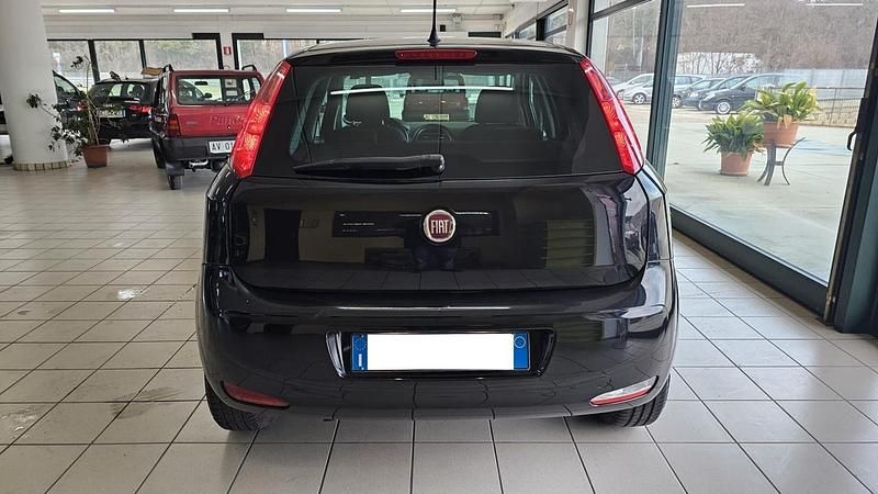 Usata Fiat Punto Lounge 77 CV (56 kW) 2018 Nero Utilitaria