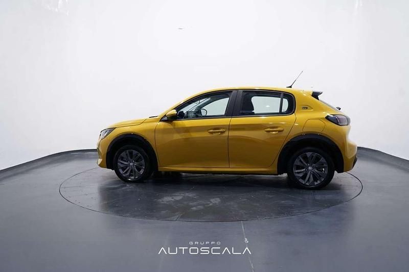 Usata Peugeot 208 Active 56 kW (77 CV) 2021 Giallo faro Utilitaria