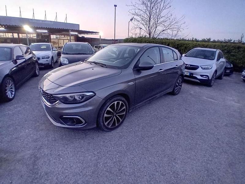Usata Fiat Tipo Lounge 95 CV (69 kW) 2016 Grigio Berlina