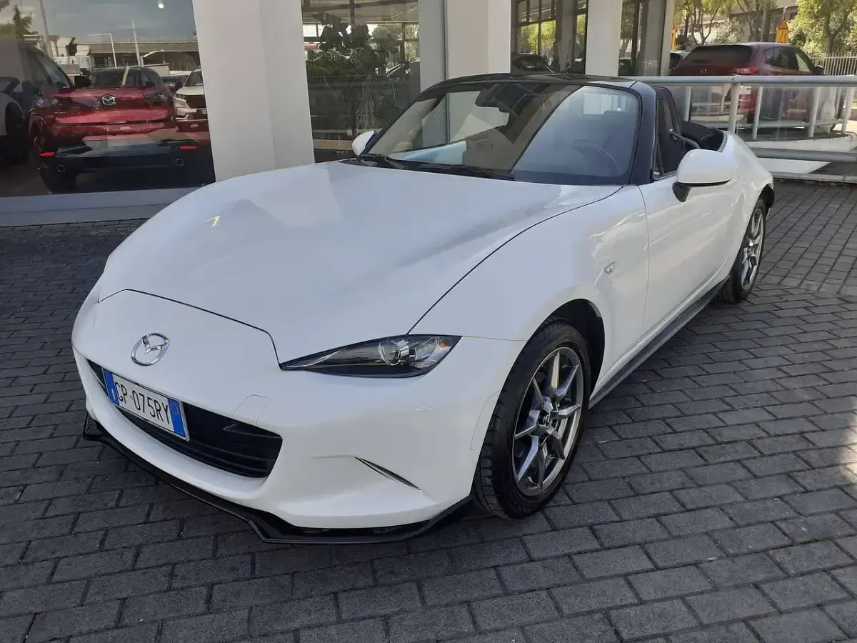 Usata Mazda MX5 Exclusive-Line 132 CV (97 kW) 2023 Bianco Cabrio