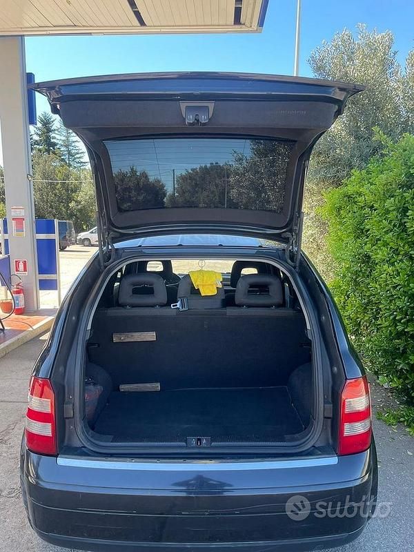 Usata Audi A2 75 CV (55 kW) 2002 Nero Utilitaria