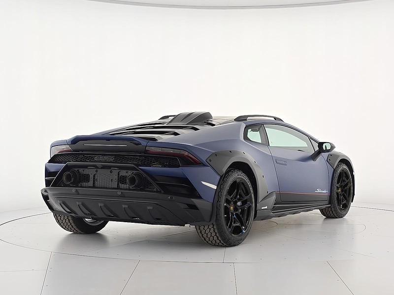 Usata Lamborghini Huracán 610 CV (448 kW) 2023 Blu/azzurro Coupé