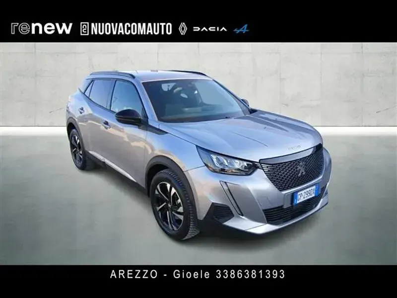 Usata Peugeot 2008 Active 130 CV (95 kW) 2023 Grigio chiaro SUV