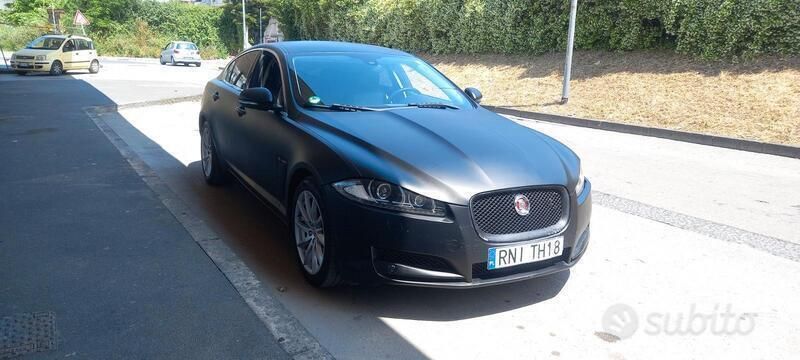 Nero Usata 2014 Jaguar XF Tre volumi | 9000 € - Immagine 1/4