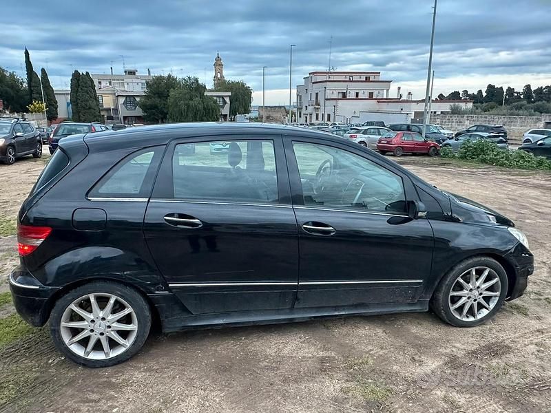 Usata Mercedes B200 2006 Nero Monovolume