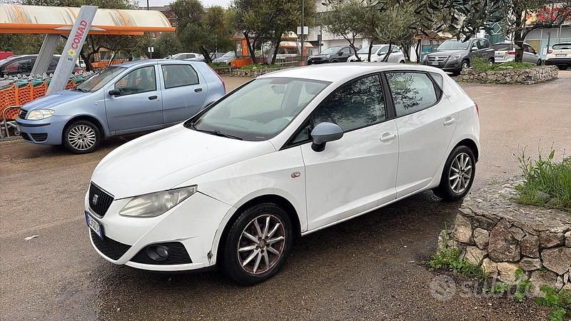 Second-hand Seat Ibiza 75 CP (55 kW) 2011 Alb Berlinǎ