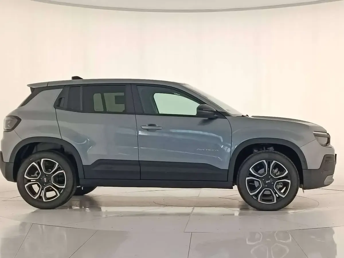 Nuova Jeep Avenger Summit 101 CV (74 kW) 2026 Granite grey SUV