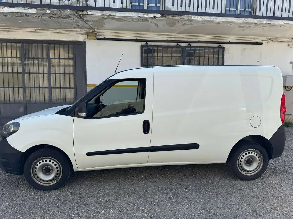 Usata Fiat Doblò 136 CV (100 kW) 2021 Bianco Monovolume