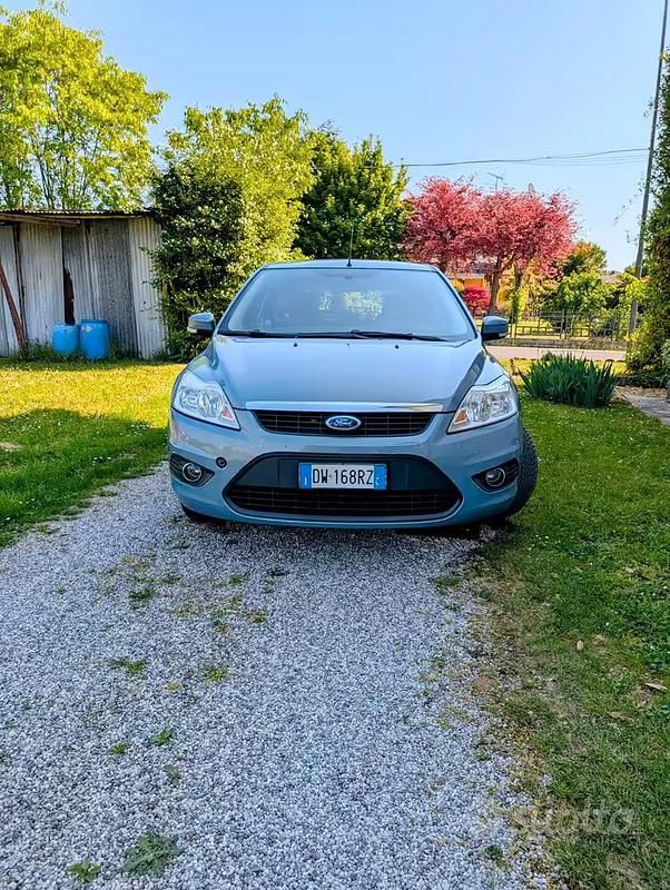Usata Ford Focus 116 CV (85 kW) 2009 Blu Berlina