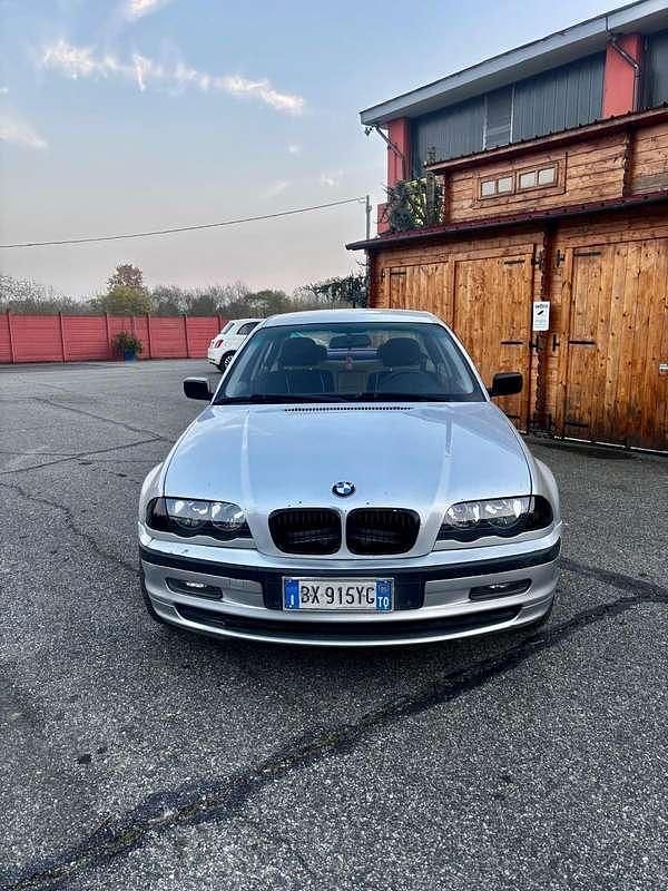 Usata 2001 BMW 320 Tre volumi | 2200 € (Super prezzo) - Immagine 1/4