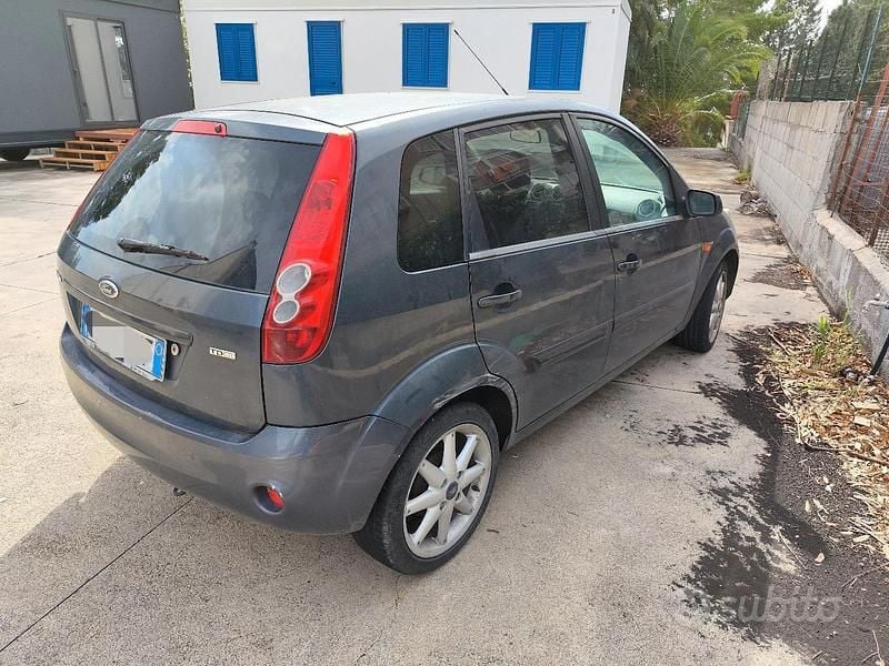 Usata Ford Fiesta Titanium 2007 Nero Utilitaria