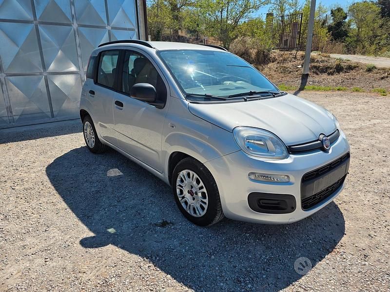 Usata Fiat Panda Lounge 75 CV (55 kW) 2013 Argento Utilitaria