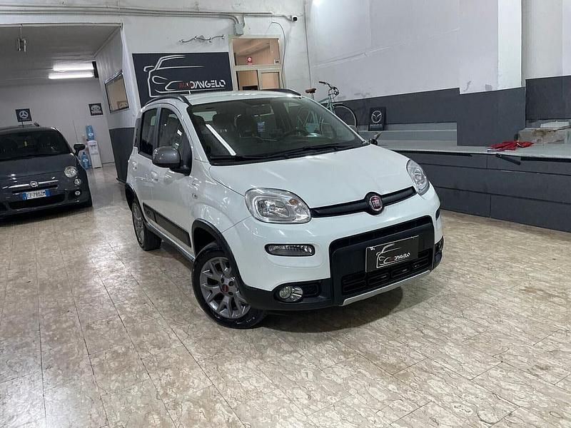 Usata Fiat Panda 4x4 S 95 CV (69 kW) 2017 Bianco Utilitaria