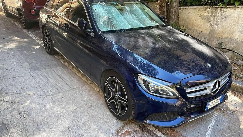 Usata Mercedes C300e 204 CV (150 kW) 2016 Blu/azzurro Station wagon