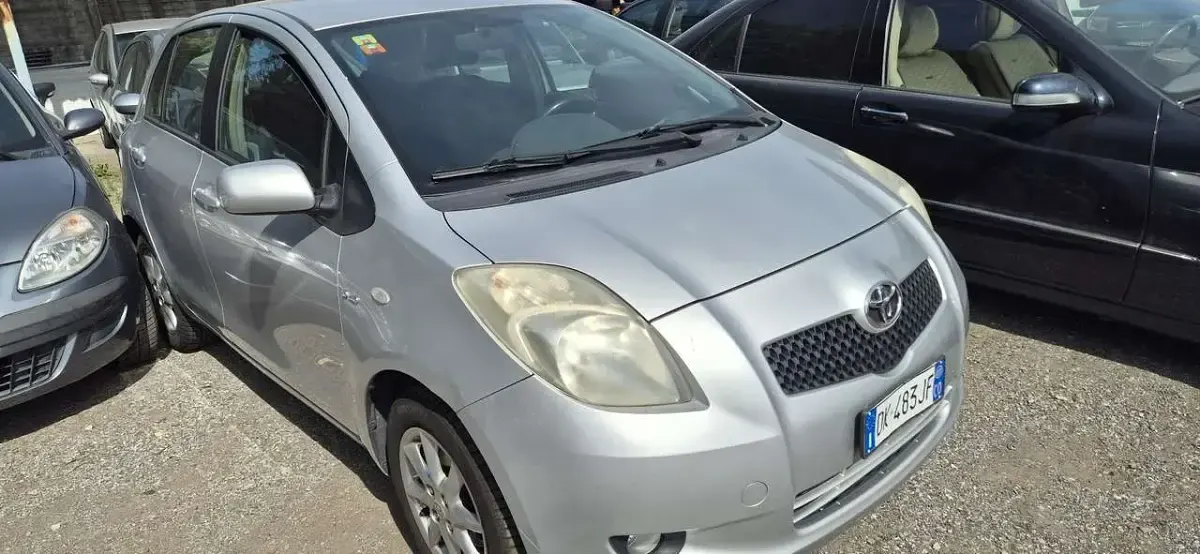Usata Toyota Yaris Sol 75 CV (55 kW) 2003 Other Berlina