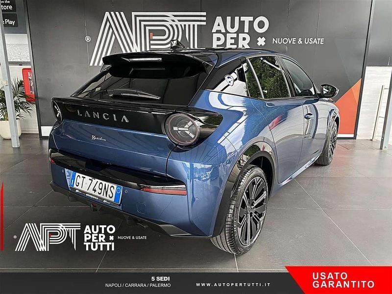 Usata Lancia Ypsilon 101 CV (74 kW) 2024 Blu Utilitaria