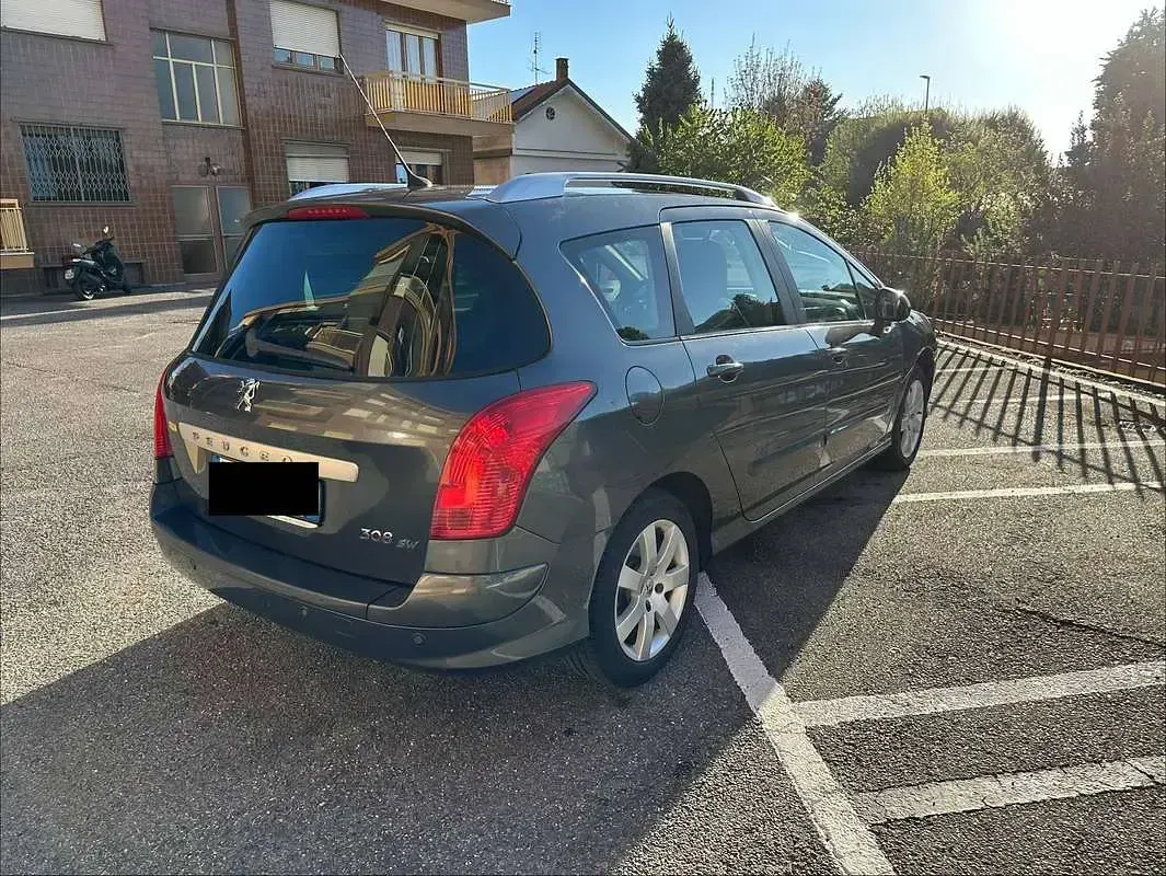 Usata Peugeot 308 Premium 109 CV (80 kW) 2010 Grigio Station wagon