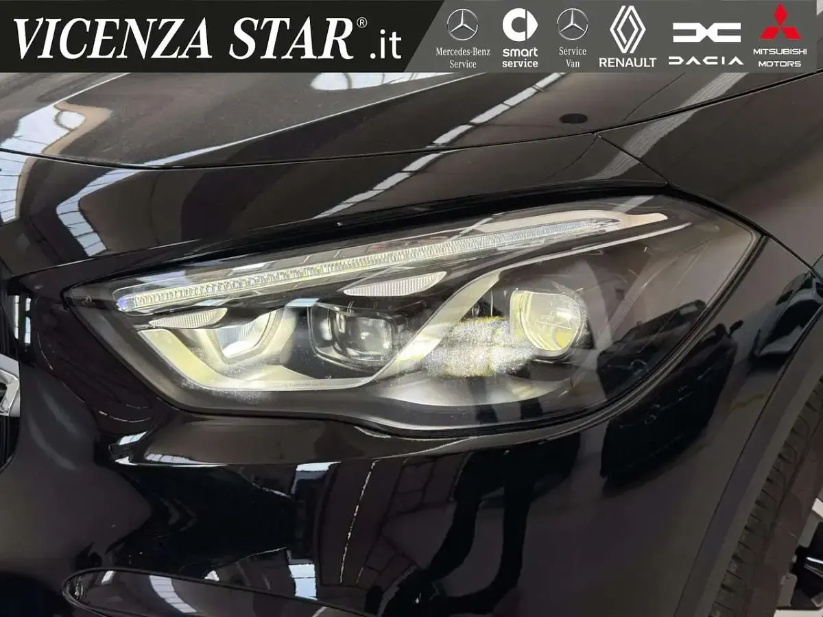 Usata Mercedes GLA180 Advanced 116 CV (85 kW) 2023 Nero SUV